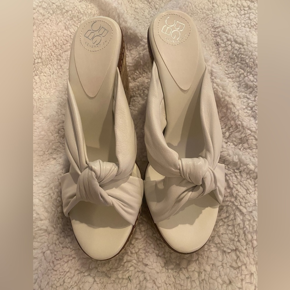 BCBGeneration Hyla White Sandals - Size 9.5 (NEW)